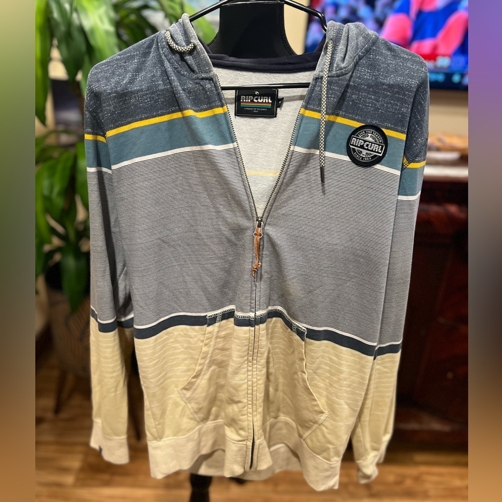 Rip Curl hoodie size small in GUC